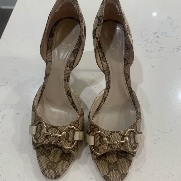 8.5 B Gently used. Vintage Authentic Gucci open toe heels. - Picture 2 of 10
